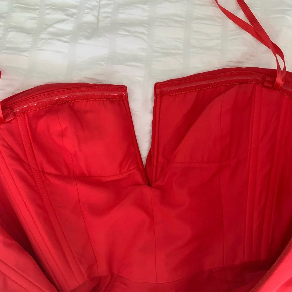 EUC BCBGMaxAzria perfect LRD size 4 - Picture 8 of 8